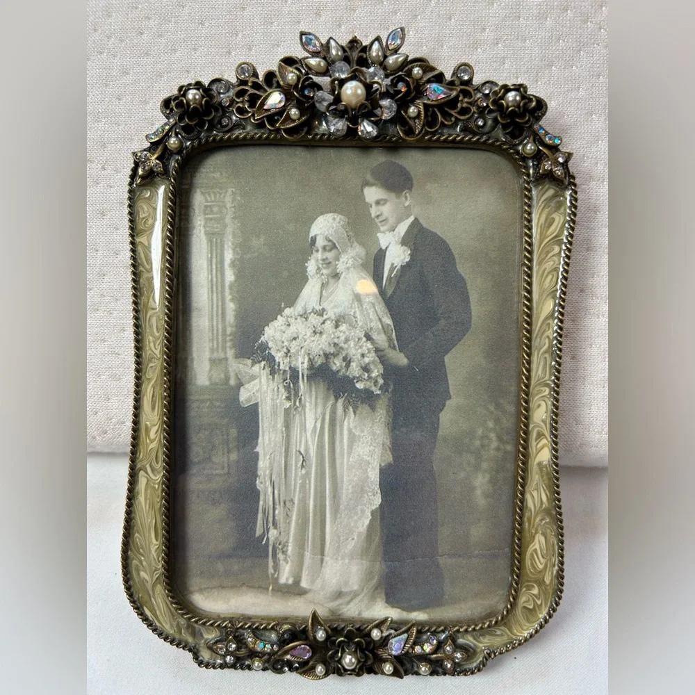 Sweet Romance Jewelry Co,‎ Embellished Picture Frame, Pearls, Rhinestones, New.
